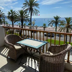 Apartment La Couronne A